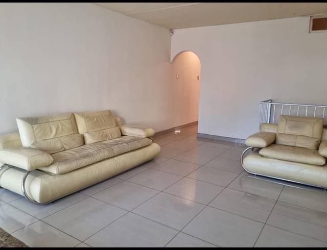 3 BEDROOM APARTMENT FOR SALE IN WEST TURFFONTEIN